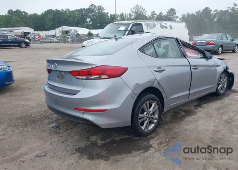 2017 Hyundai Elantra Se z USA, uszkodzony, nr VIN 5NPD84LF0HH031202